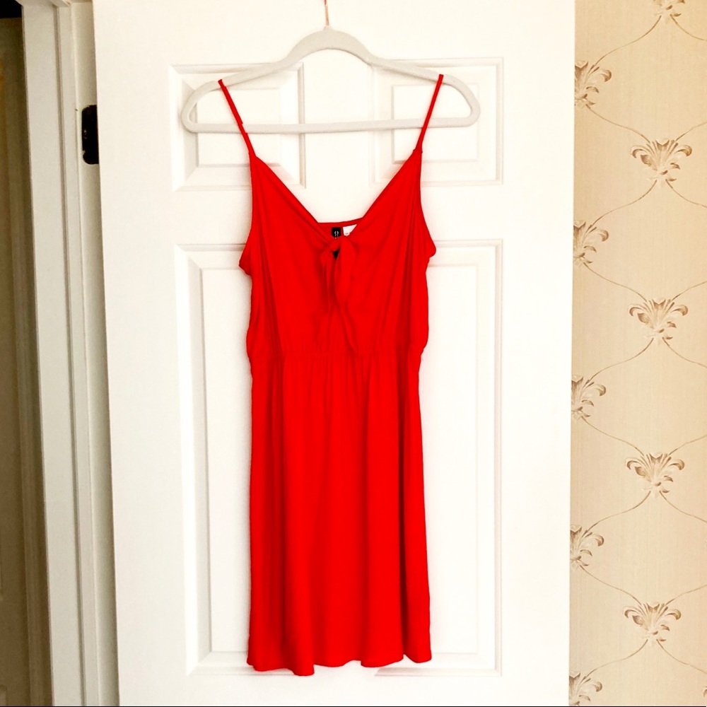 NEW H&M Red-Tie Front Dress - Picture 3 of 8